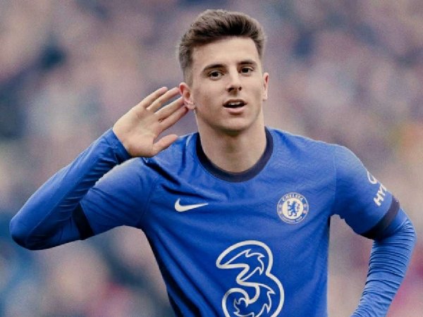 Mason Mount mengaku ambil banyak pelajaran dari pemain anyar Chelsea macam Thiago Silva dan Timo Werner.