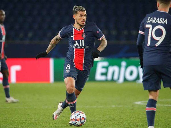 Gelandang Paris Saint-Germain, Leandro Paredes.