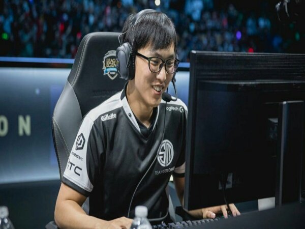Superstar LoL Amerika Utara Doublelift Resmi Pensiun dari Pro Play
