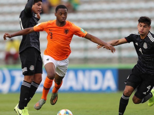 AC Milan Mulai Jalin Komunikasi dengan Perwakilan Melayro Bogarde