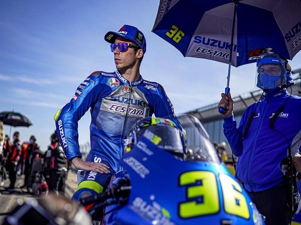 Joan Mir senang bukan main dipuji oleh sosok Valentino Rossi.