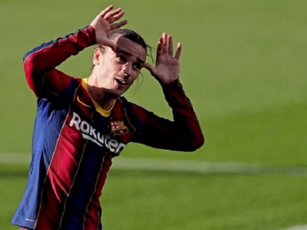 Gaya unik selebrasi penyerang Barcelona, Antoine Griezmann.