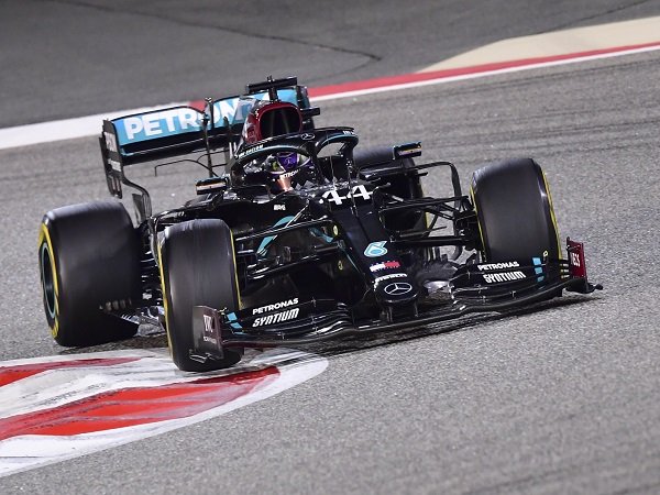 Lewis Hamilton rajai balapan GP Bahrain 2020.