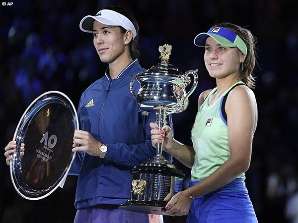 Sofia Kenin [kanan] dan Garbine Muguruza [kiri] di Australian Open 2020