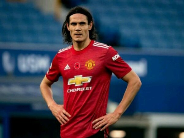 Edinson Cavani minta maaf atas komentarnya yang dianggap rasis