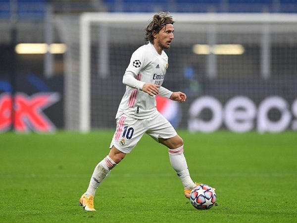 Luka Modric tak bisa jelaskan kekalahan yang diderita Real Madrid kontra Shakhtar Donetsk.