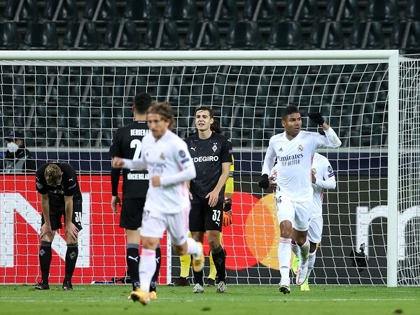 Real Madrid akan berupaya mengklaim kemenangan atas Gladbach untuk meraih tiket lolos ke babak gugur Liga Champions.
