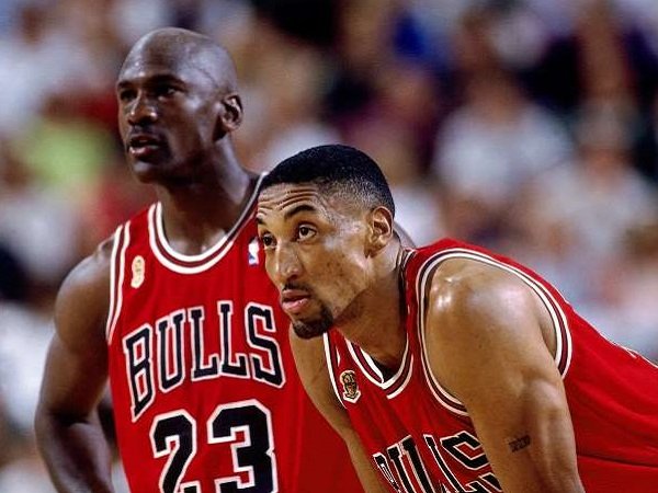 Michael Jordan saat bersama Scottie Pippen. (Images: Getty)