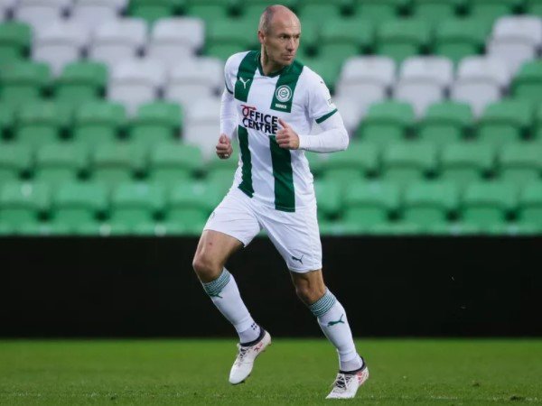 Arjen Robben Kembali Cedera