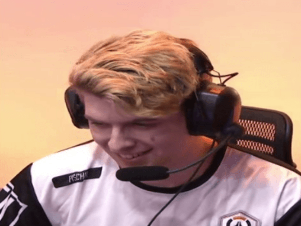London Spitfire Promosikan fischer ke Asisten Pelatih Overwatch League