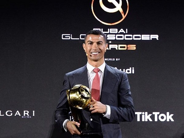 Cristiano Ronaldo menjadi pemain terbaik abad ke-21 versi Globe Soccer Awards.