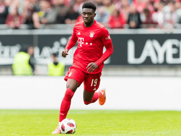 Alphonso Davies Kembali Raih Penghargaan