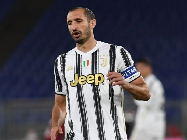 Juventus ingin perpanjang kontrak Giorgio Chiellini karena dianggap masih punya peran penting di skuad.