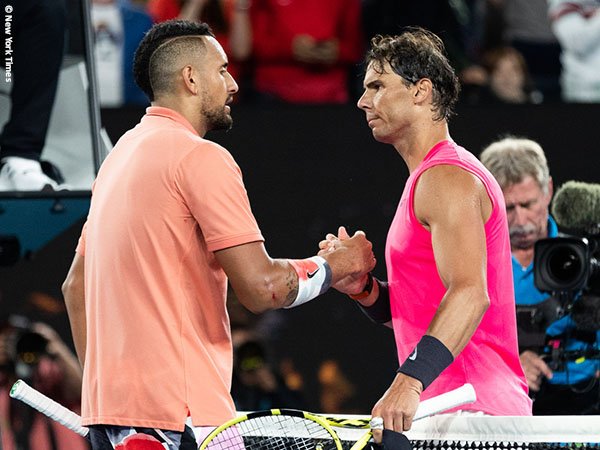 Nick Kyrgios [kiri] kalah empat set dari Rafael Nadal [kanan] di Australian Open 2020
