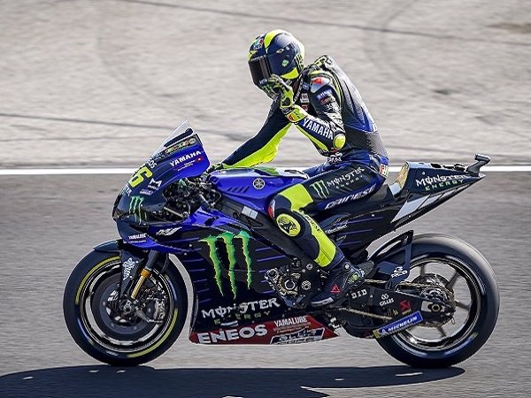 Valentino Rossi masih keluhkan masalah top speed pada motor Yamaha.