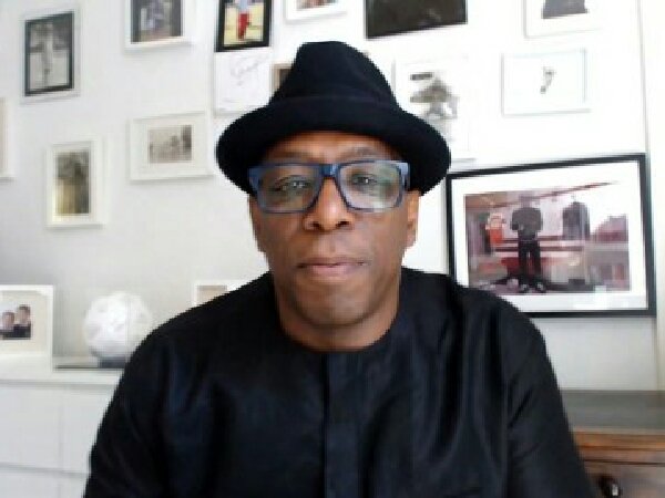 Ian Wright mengklaim bahwa MU berpeluang juarai Liga Premier karena Bruno Fernandes