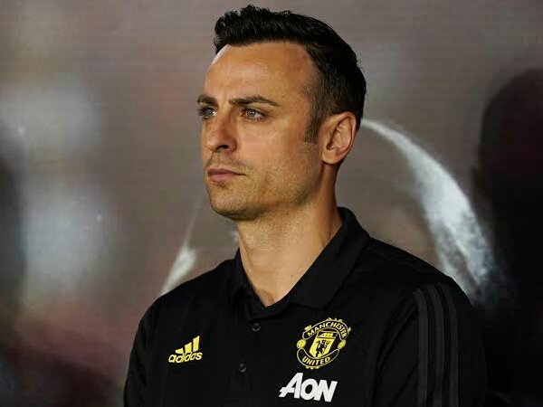 Dimitar Berbatov menyebut MU terlalu baik dan mengklaim bahwa United membutuhkan pemain kotor