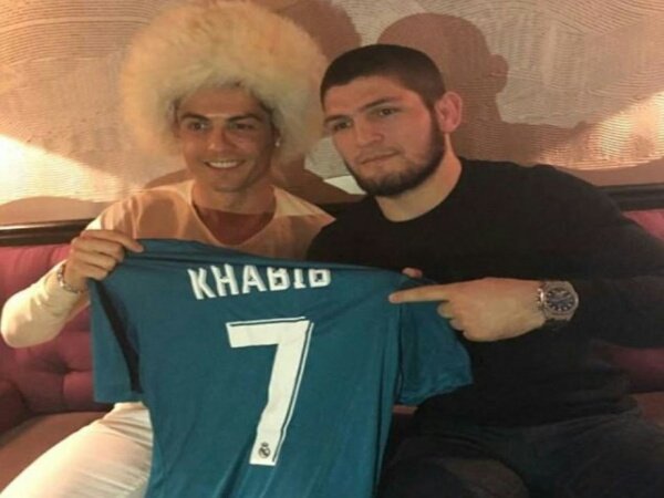 Bukti Keakraban, Khabib Nurmagomedov FaceTime dengan Cristiano Ronaldo