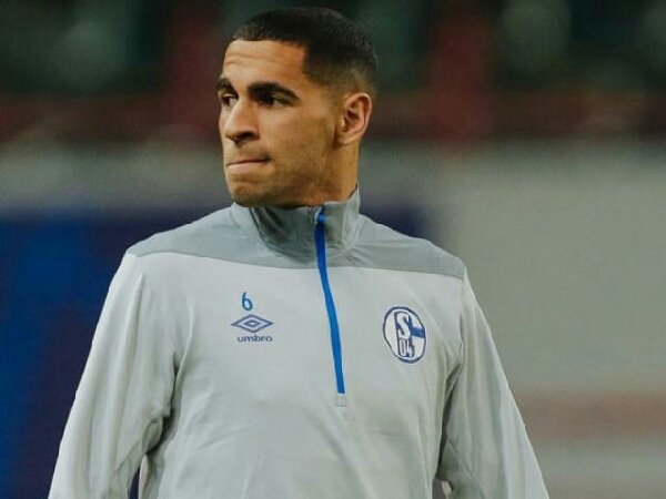 Omar Mascarell mengaku tak ingin hengkang dan akan bertahan di Schalke