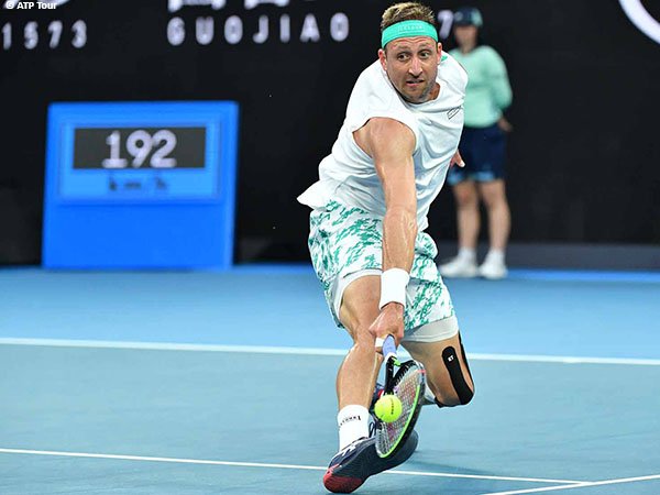 Tennys Sandgren dinyatakan positif COVID-19 untuk kali kedua pada hari Senin (11/1)