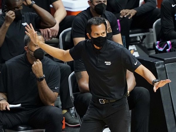 Erik Spoelstra tak mau dengar alasan dari pemainnya usai kalah telak dari Philadelphia 76ers.