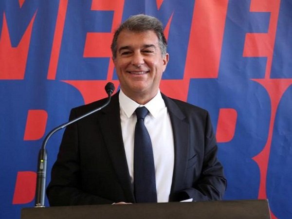 Joan Laporta diunggulkan untuk menjadi presiden baru Barcelona.