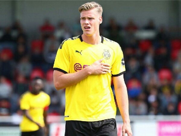 Steffen Tigges tandatangani kontrak profesional dengan Borussia Dortmund