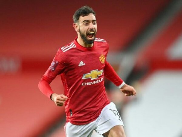 Bruno Fernandes mengaku belajar tendangan bebas di MU dari Juan Mata