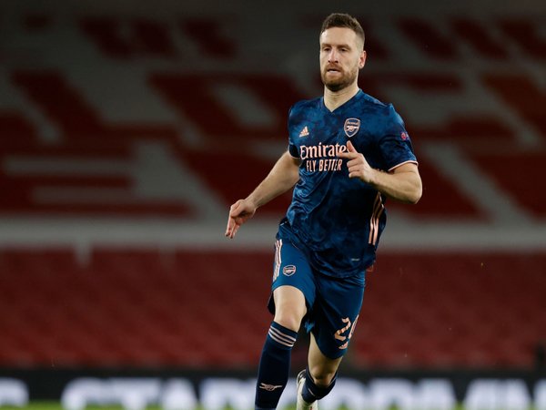 Tinggalkan Arsenal, Shkodran Mustafi resmi bergabung dengan Schalke 04 / via Getty Images