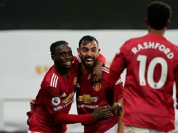 Bruno Fernandes ikut senang dengan gol Aaron Wan-Bissaka untuk MU