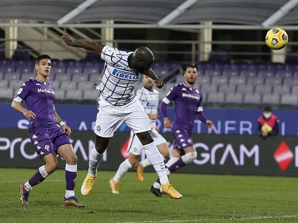 Inter Milan akan berusaha bangkit ketika menghadapi Fiorentina di Serie A.