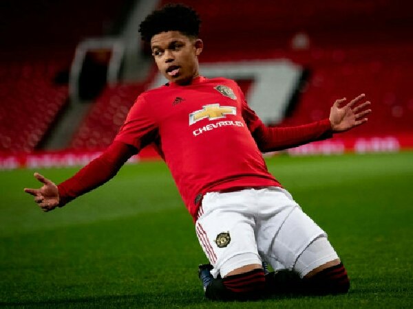 Meski diincar Barca dan Juve, Marcus Rashford berhasil yakinkan Shola Shoretire untuk bertahan di MU