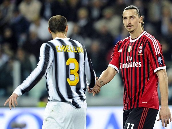 Giorgio Chiellini dan Zlatan Ibrahimovic