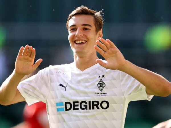 Florian Neuhaus jadi target transfer utama Borussia Dortmund
