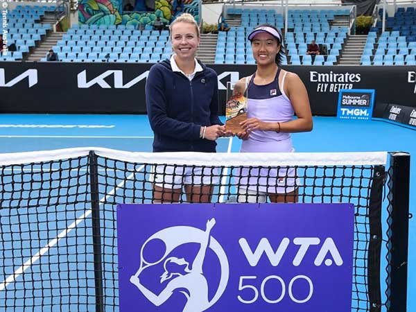 Anett Kontaveit [kiri] dan Ann Li [kanan] selesaikan Grampians Trophy 2021 dengan kemenangan di semifinal masing-masing