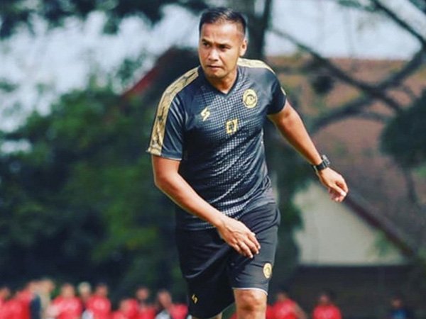 Kontrak Charis Yulianto tak diperpanjang Arema FC