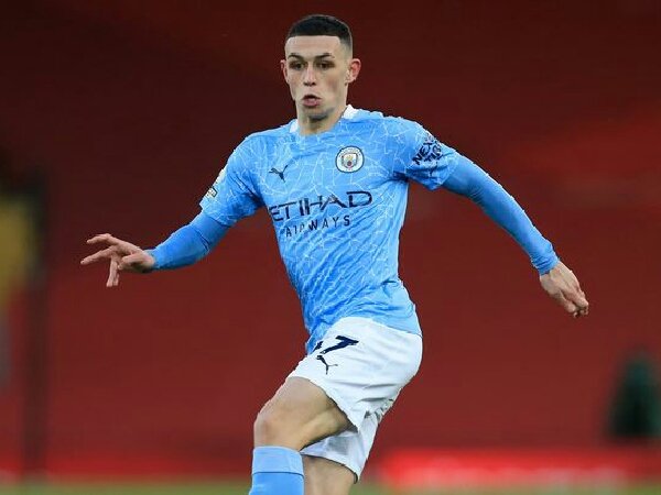 Gary Neville ingin Phil Foden jadi pemain Manchester United