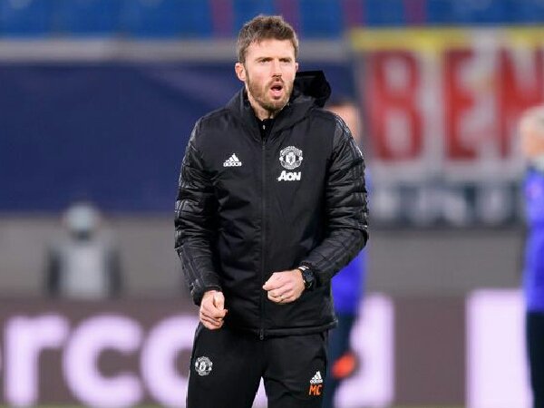 Michael Carrick mengatakan bahwa MU akan terus mainkan sepak bola menyerang