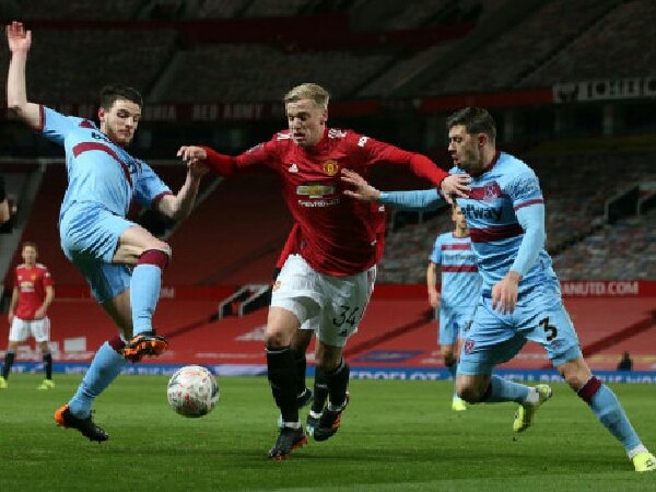 Donny van de Beek diklaim bermain dengan rasa takut saat laga MU vs West Ham