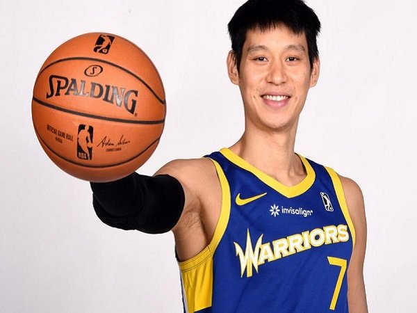 Jeremy Lin melakukan debut dengan Santa Cruz.