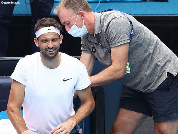 Grigor Dimitrov alami cedera sebelum turun di perempatfinal Australian Open 2021