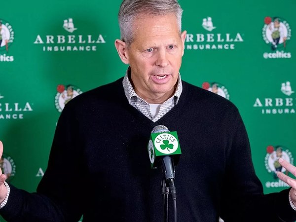 Presiden Celtics Danny Ainge salahkan dirinya soal performa buruk tim. (Gambar: Getty)
