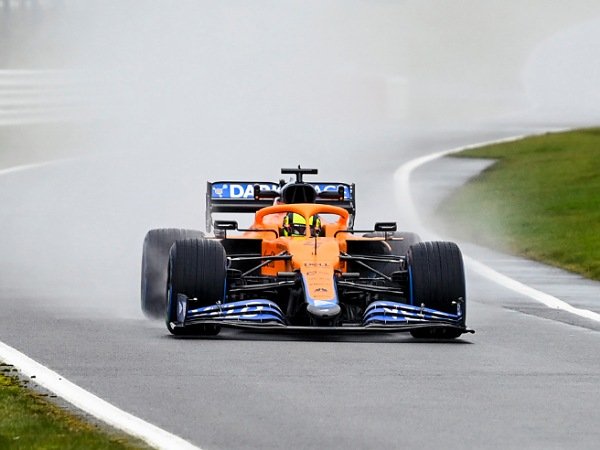 McLaren mencoba mobil barunya untuk pertama kali di Silverstone