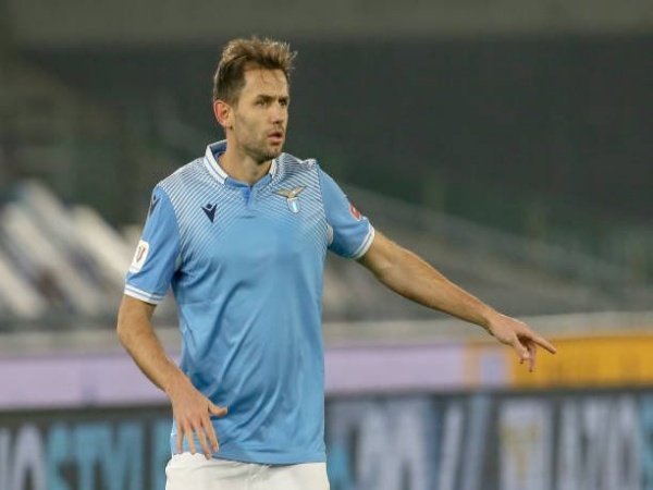 Lazio siap jadikan Senad Lulic starter kontra Sampdoria