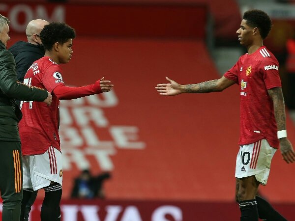 Marcus Rashford senang dengan debut Shola Shoretire di tim utama MU