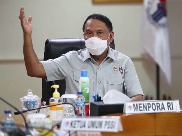 Menpora RI, Zainudin Amali (kanan) dan Ketum PSSI Mochamad Iriawan