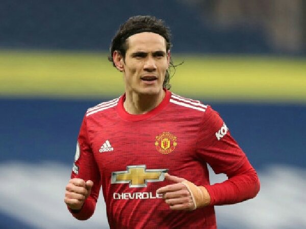 MU masih belum putuskan masa depan Edinson Cavani karena dia masih cedera