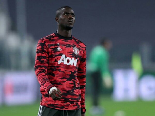 Setelah tanda tangan kontrak baru, MU berencana jual Eric Bailly