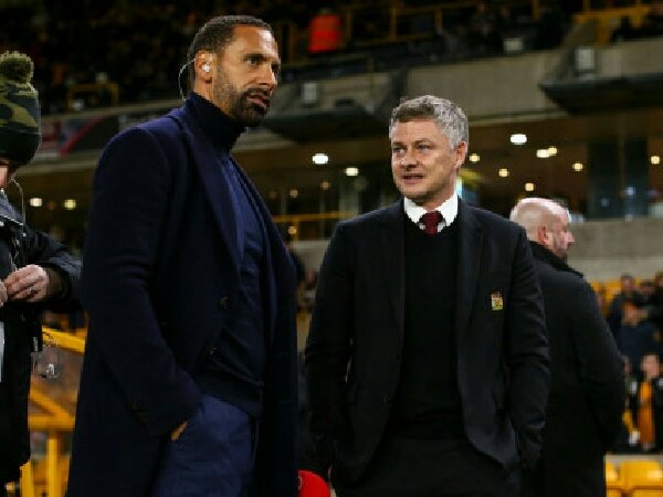 Solskjaer dituduh tak mempercayai lini belakang MU