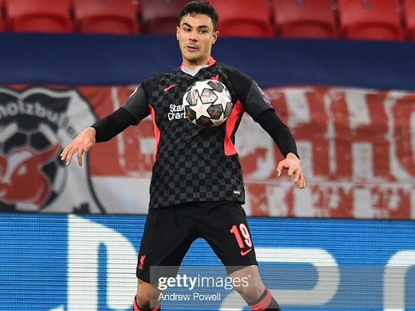 Ozan Kabak akui Virgil van Dijk menjadi mentornya di Liverpool